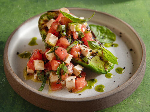 Авокадо на гриле с тофу